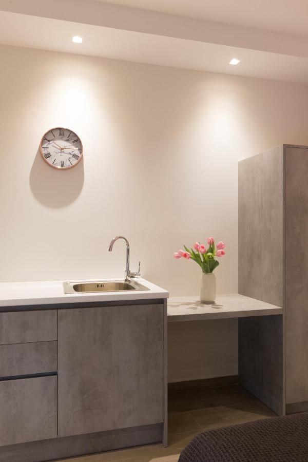 12 Reasons Why Metaxourgeio Aparthotel Athens Ngoại thất bức ảnh