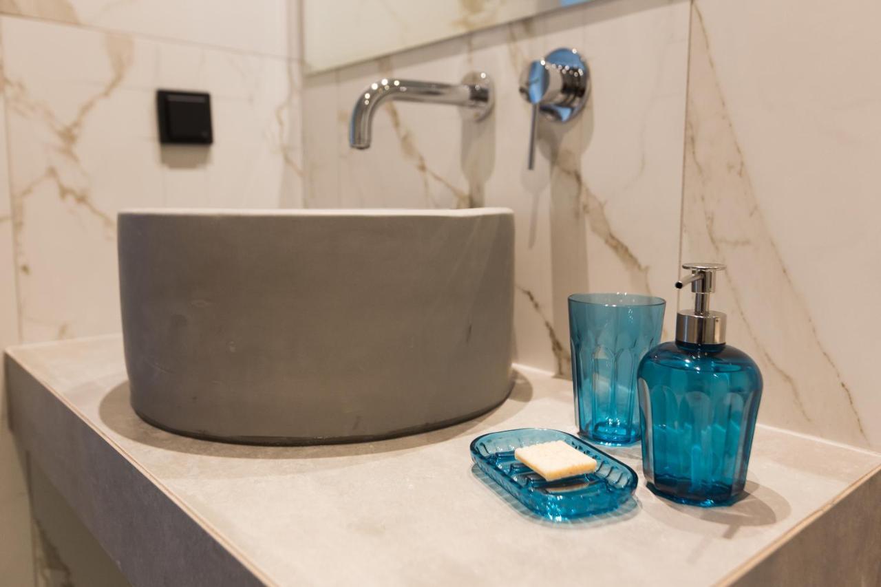 12 Reasons Why Metaxourgeio Aparthotel Athens Ngoại thất bức ảnh