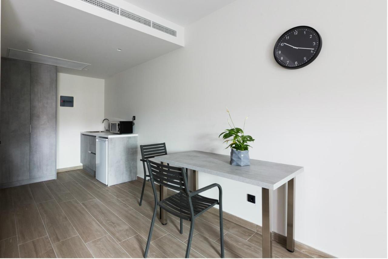 12 Reasons Why Metaxourgeio Aparthotel Athens Ngoại thất bức ảnh