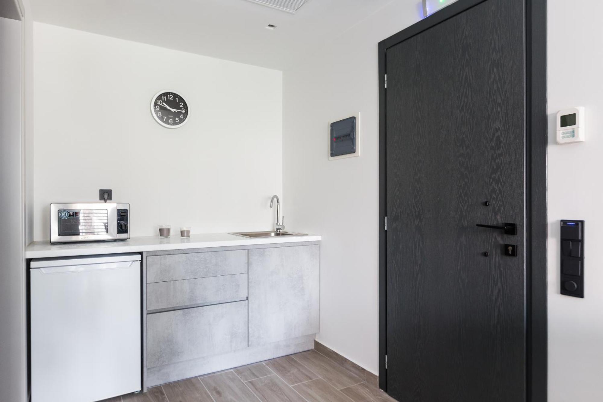 12 Reasons Why Metaxourgeio Aparthotel Athens Ngoại thất bức ảnh